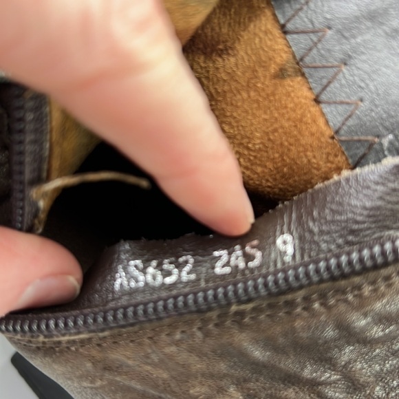 Shendqler brown funky booties size 9 - Picture 7 of 10